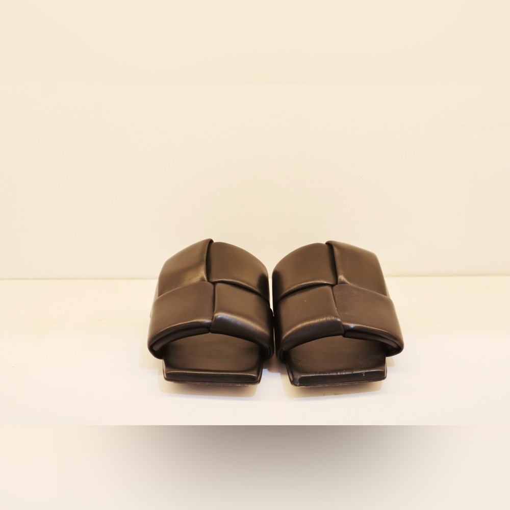 Bottega Veneta Black Quilted Slides